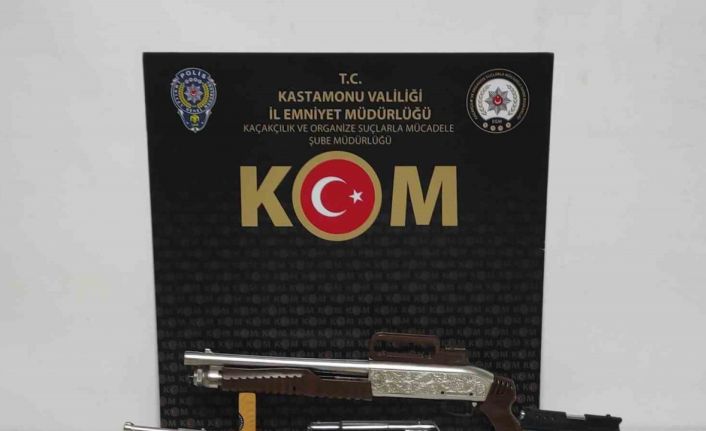 Kastamonu’da kaçak silah operasyonu: 2 gözaltı