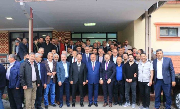 Kemahlılar AK Parti milletvekillerini ağırladı