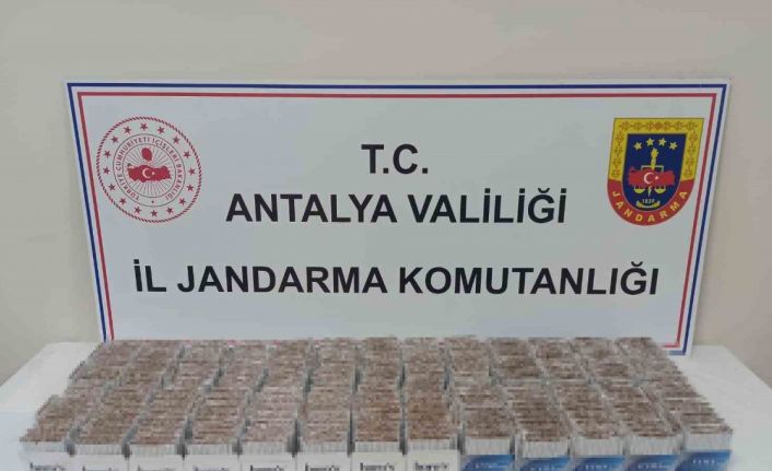 Kemer’de içi tütün dolu 7 bin 900 adet makaron ele geçirildi