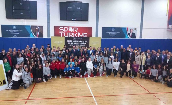 Kırklareli’nde spor kulüplerine 2 milyon 25 bin TL nakdi yardım