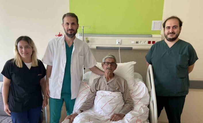 Konya’da TAMİS yöntemiyle gerçekleştirilen ameliyatla sağlığına kavuştu