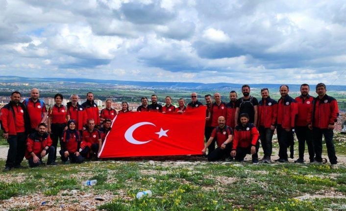 Kütahya MEB-AKUB ekibinden doğa yürüyüşü