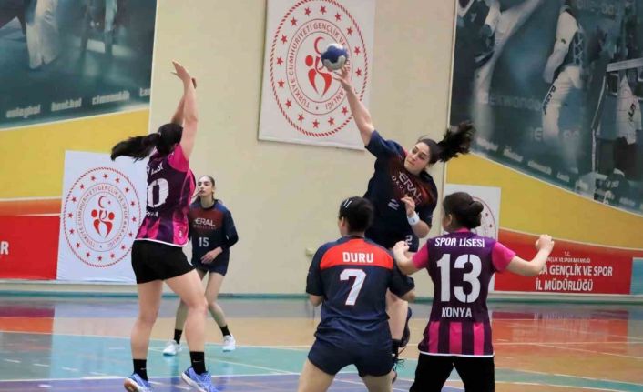 Manisa’da yapılan ’Okul Sporları Hentbol Gençler Yarı Final Müsabakaları’ tamamlandı