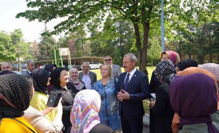 Mazbatasını alan AK Partili Şahin Tin saha çalışmalarına ara vermeden devam etti