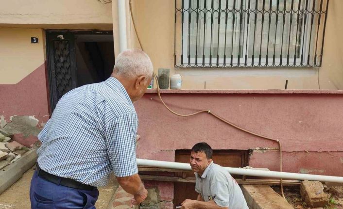 Mersin’de ev ve iş yerleri su basan vatandaşlar: "Her yıl aynı şeyleri yaşıyoruz"