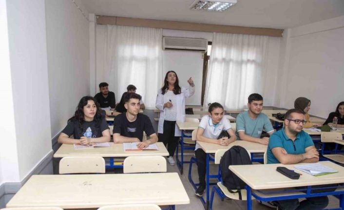 Mersin’deki kurs merkezleri depremzede öğrencilere yeniden umut oldu