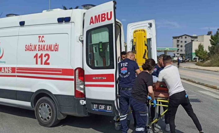 Motosiklet ile otomobil çarpıştı: 1 yaralı