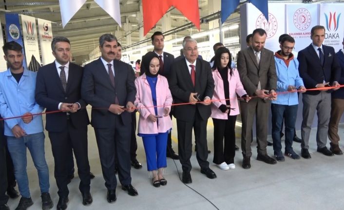 Muş’ta 416 kişinin istihdam edildiği tekstil fabrikası törenle açıldı