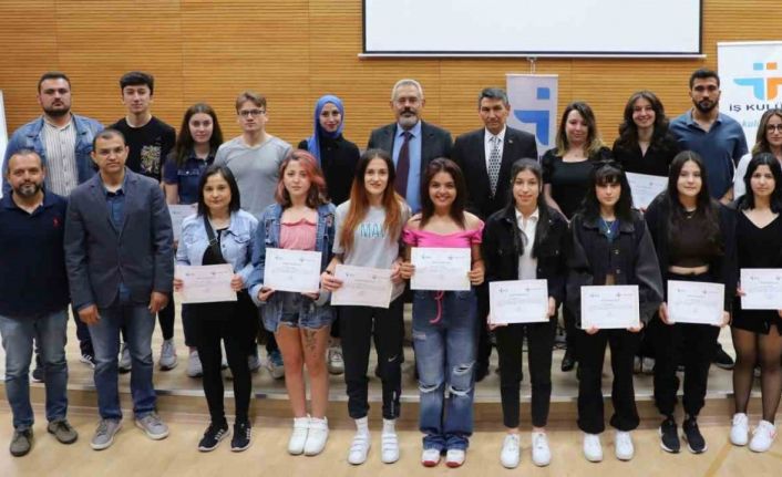 NEVÜ’lü öğrenciler İş Kulübü Eğitimi’ne katıldı