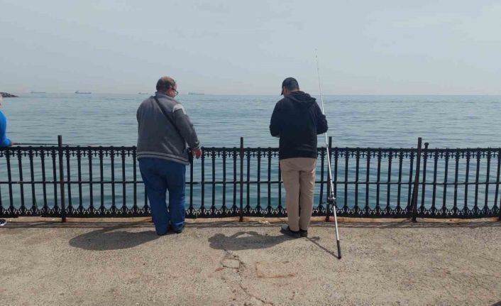 Olta balıkçıları hem stres attı hem de balık tuttu