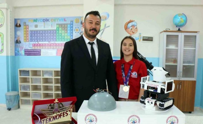 Omurilik felci hastaları için geliştirdikleri proje ile TEKNOFEST’te Türkiye birincisi oldular