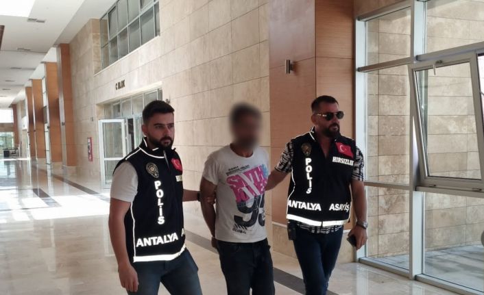 Operatör kıyafeti ile baz istasyonlarına girip bakır kabloları çalan şüpheli yakalandı