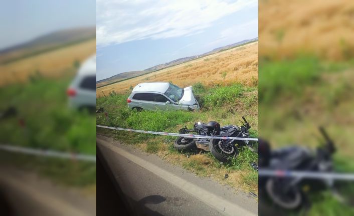 Otomobil ile çarpışan motosikletin sürücüsü hayatını kaybetti