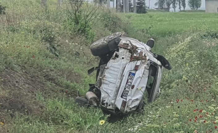 Otomobil su kanalına düştü: 1 ölü, 4 yaralı