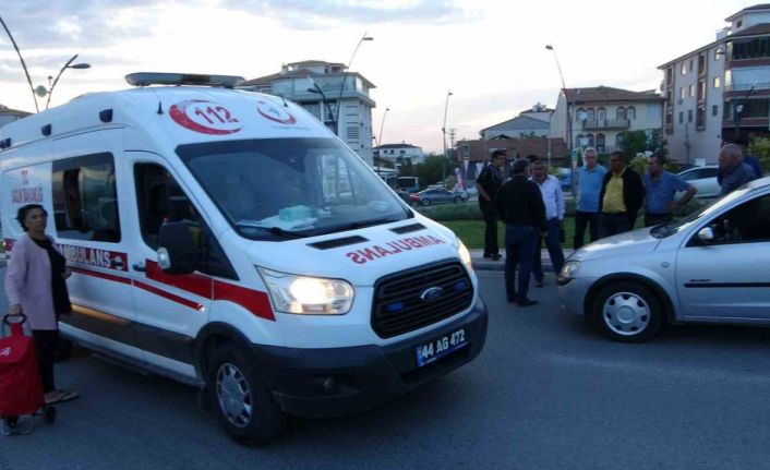 Otomobilin çarptığı yaya yaralandı