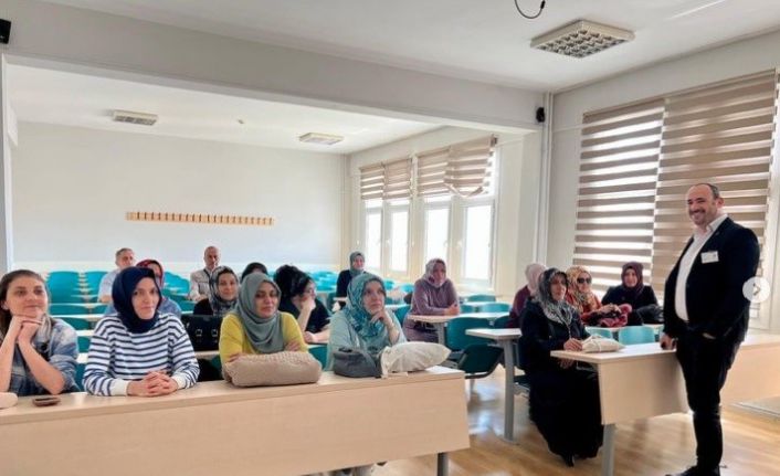 Özel bireylerin ebeveynlerine eğitim