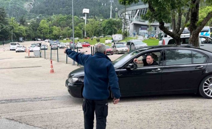 (Özel) Navigasyon sürücüleri şaşırtıyor, yanlış yola girenler soluğu merdivenlerde alıyor