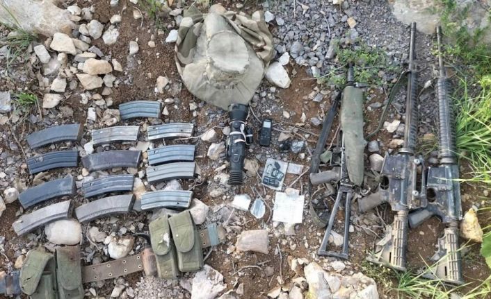 Pençe-Kilit Operasyonu’nda teröristlere ait silah ve mühimmat ele geçirildi