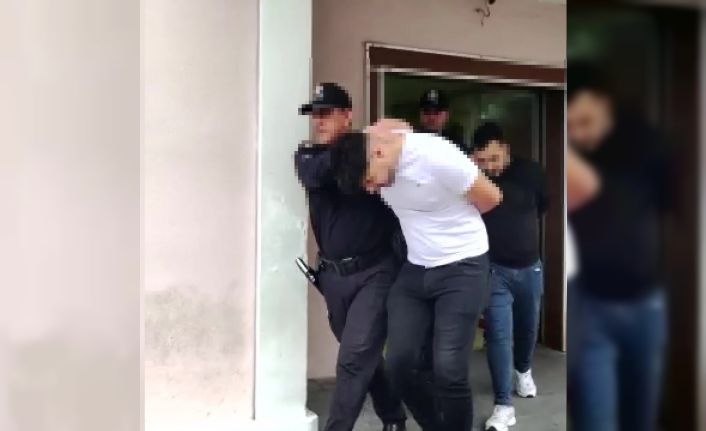 Pendik’te darp ettikleri şahsı zorla araca bindirmeye çalışan 3 şüpheli yakalandı