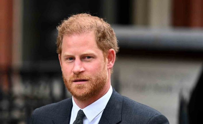 Prens Harry ve Meghan Markle ile gazeteciler arasında iki saat kovalamaca