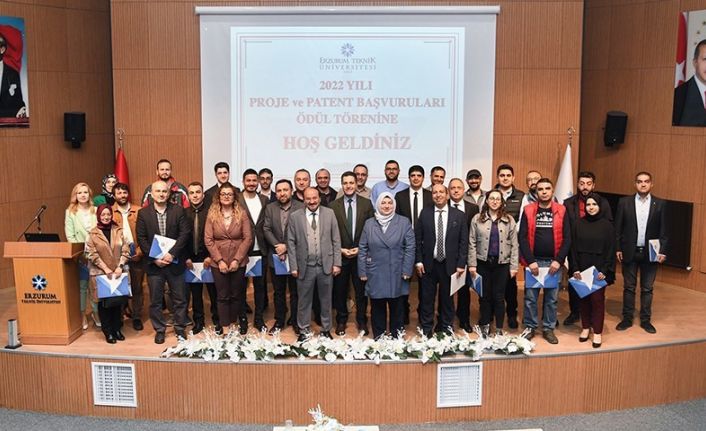 Rektör Çakmak proje ve patent desteği alan akademisyenlerle bir araya geldi