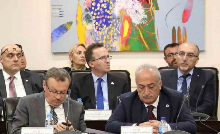 Rektör Çomaklı, araştırma üniversiteleri destek projesi toplantısına katıldı