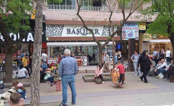 Seçim tatilini fırsat bilip doyasıya eğlendiler