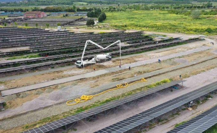 Şehrin yeni enerji kaynağı Karaman GES için son paneller kuruluyor