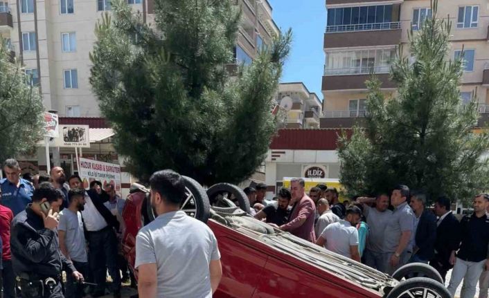 Silvan’da otomobil takla attı: 3 yaralı