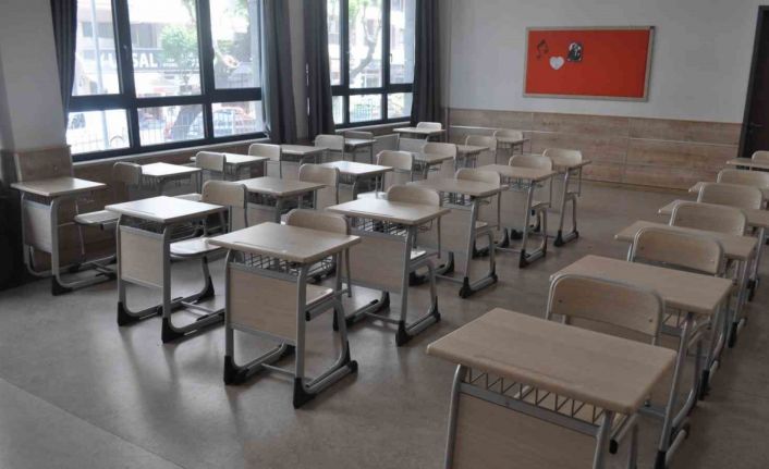 Sınıflar ders işlemek için hazır hale getirildi