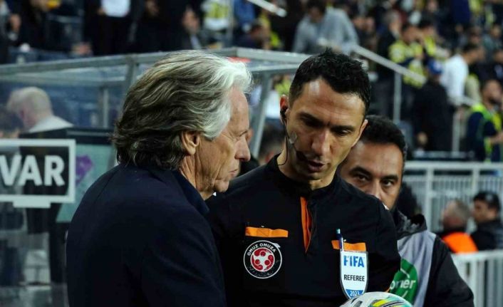 Spor Toto Süper Lig: Fenerbahçe: 1 - Trabzonspor: 0 (İlk yarı)