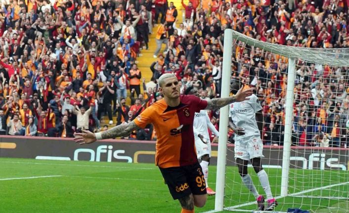 Spor Toto Süper Lig: Galatasaray: 1 - Sivasspor: 0 (İlk yarı)