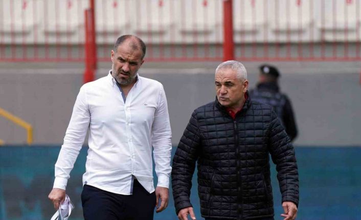 Spor Toto Süper Lig: Ümraniyespor: 2 - Sivasspor: 1 (İlk yarı)