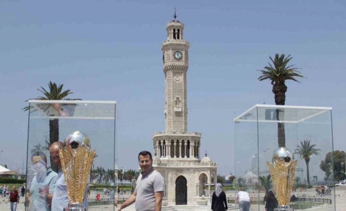 Süper Lig ve 1. Lig şampiyonluk kupaları, İzmir’de görücüye çıktı