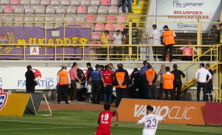 Taraftarlar arasında yaşanan arbedeye polis müdahalesi