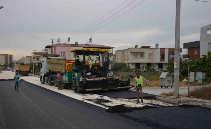 Tarsus’ta yol yapım çalışmaları sürüyor