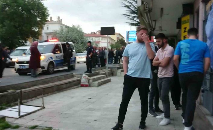 Tartıştığı komşusuna gelen misafiri tüfekle vurarak öldürdü