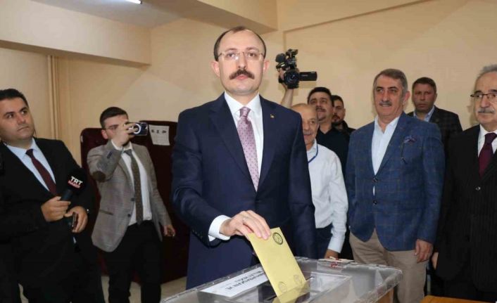 Ticaret Bakanı Muş: “Türkiye’nin 2023-2028 dönemini kapsayacak yönetim bu sandıklardan çıkacak”