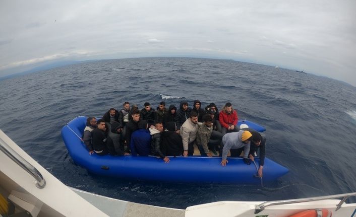 Türk kara sularına geri itilen 24 düzensiz göçmen kurtarıldı