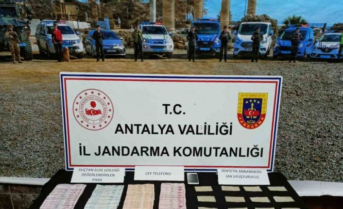 Uyuşturucu satışından elde edilen 25 bin 780 TL nakit para ele geçirildi