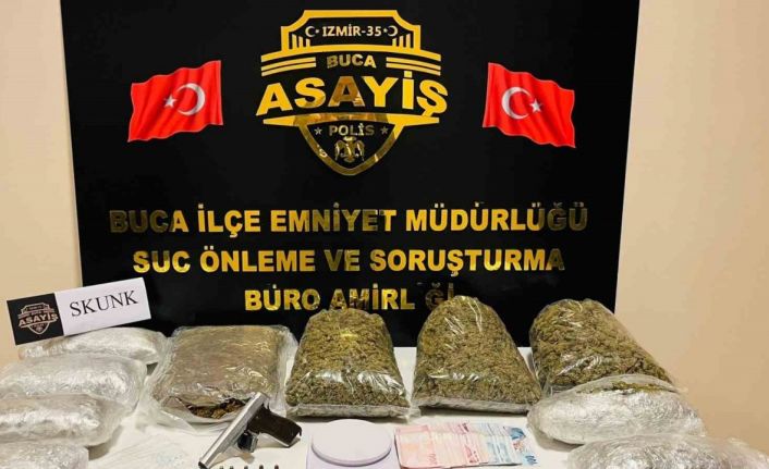 Uyuşturucu tacirleri Buca’da polisten kaçamadı