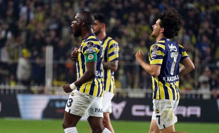 Valencia, Alex’in rekorunu egale etti