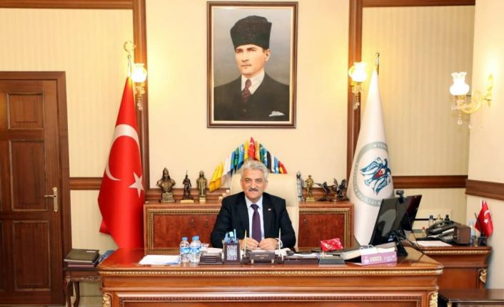 Vali Makas: “19 Mayıs, Türkiye Cumhuriyeti’nin temellerinin atıldığı bir diriliş ve şahlanış destanıdır”