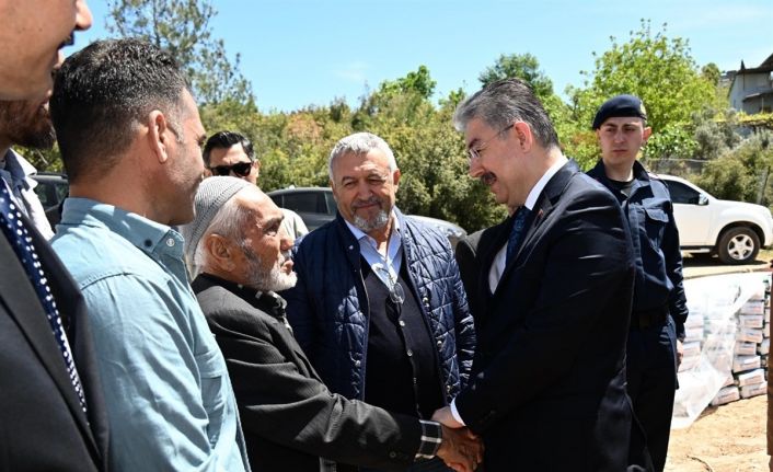 Vali Yılmaz: “Devlet olarak depremzede vatandaşlarımızın kalıcı konutlara kavuşması için var gücümüzle çalışıyoruz”