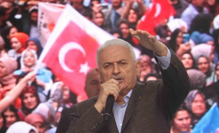 Yıldırım: "Gece gündüz demeden milletin daha konforlu daha rahat yaşaması için çalıştık"