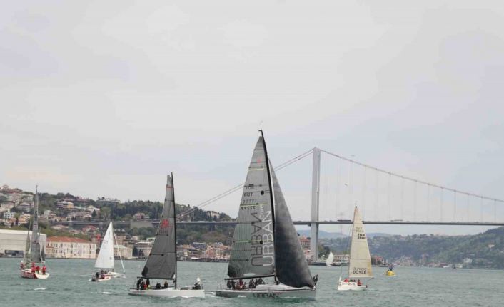 Yılın İlk Boğaz Yarışı’nda yelken rüzgarı esti