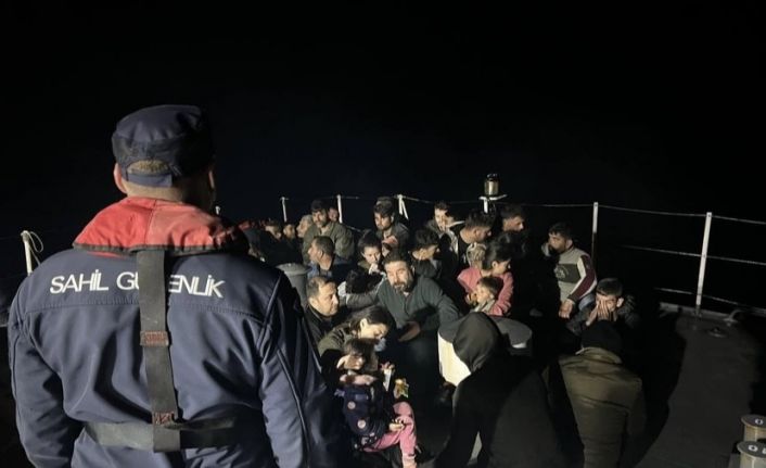 Yunan unsurlarınca ölüme terk edilen 38 kaçak göçmen kurtarıldı