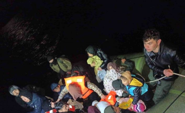 Yunan unsurlarınca ölüme terk edilen 40 kaçak göçmen kurtarıldı