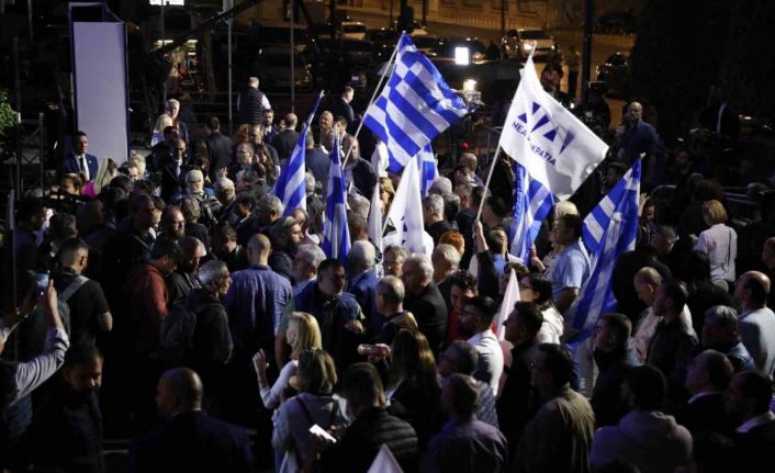 Yunanistan’da resmi olmayan sonuçlara göre seçimin galibi Miçotakis’in partisi oldu