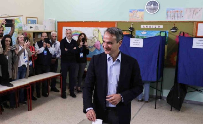Yunanistan’da sandık çıkış anketine göre Miçoktakis’in partisi seçimi önde bitirecek